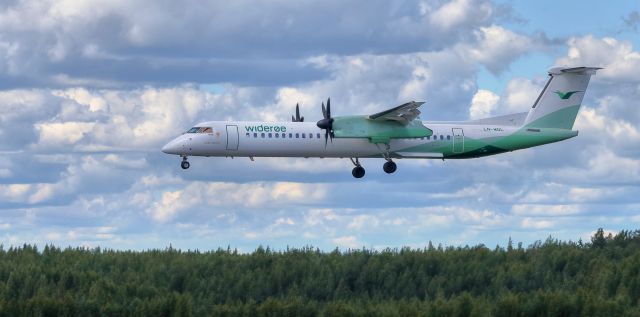 de Havilland Dash 8-400 (LN-WDL)