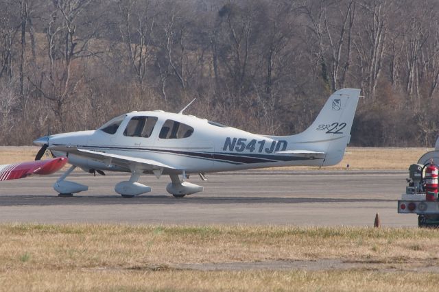 Cirrus SR-22 (N241JD)