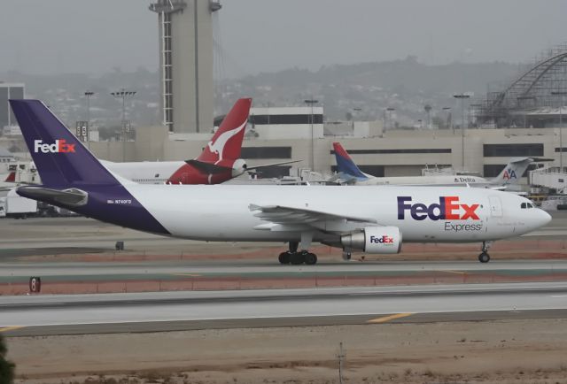 Airbus A300F4-600 (N740FD)