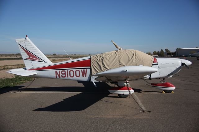 Piper Cherokee (N9100W)