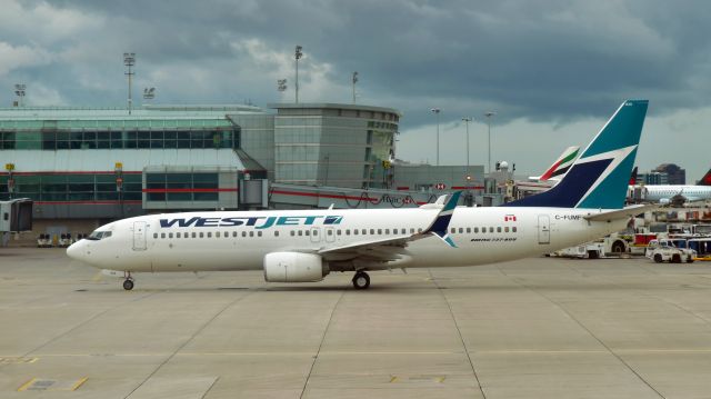 Boeing 737-800 (C-FUMF) - WestJet Boeing 737-8CT(WL) C-FUMF in Toronto 