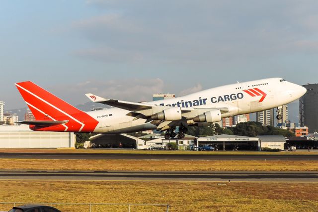 Boeing 747-400 (PH-MPS) - Despegando de la pista 20 del Aeropuerto Int. La Aurora, Guatemala