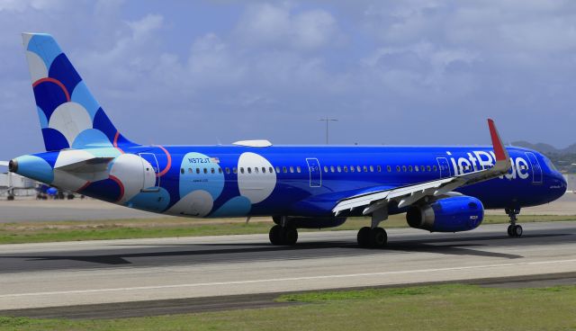 Airbus A321 (N972JT)