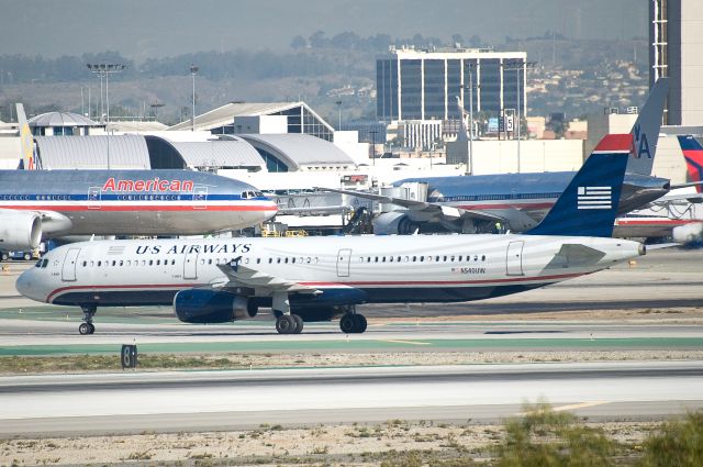 Airbus A321 (N540UW)