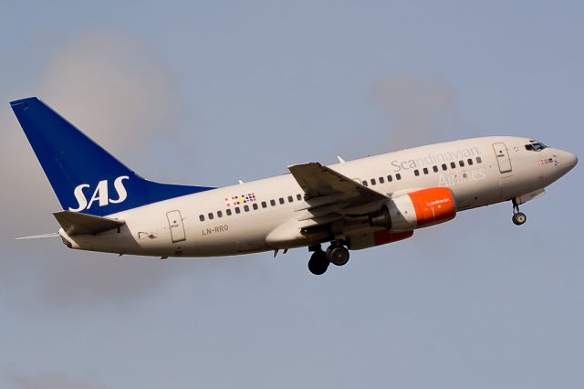 BOEING 737-600 (LN-RRO)