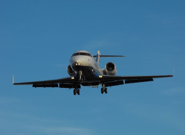 Canadair Challenger (N604Z) - Landing TLH