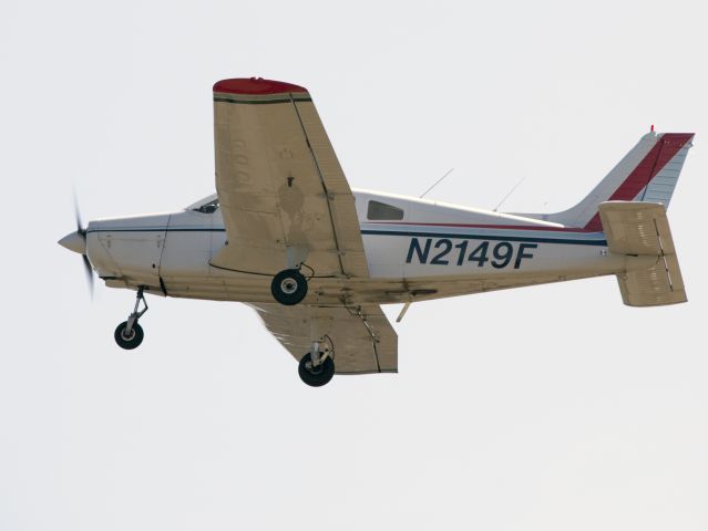 Piper Cherokee (N2149F)