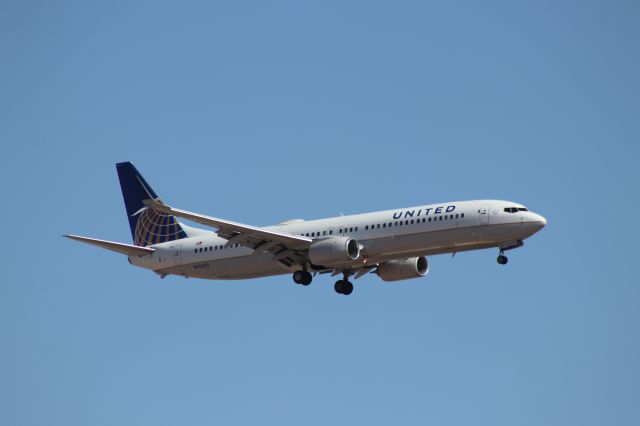 Boeing 737-900 (N39475)