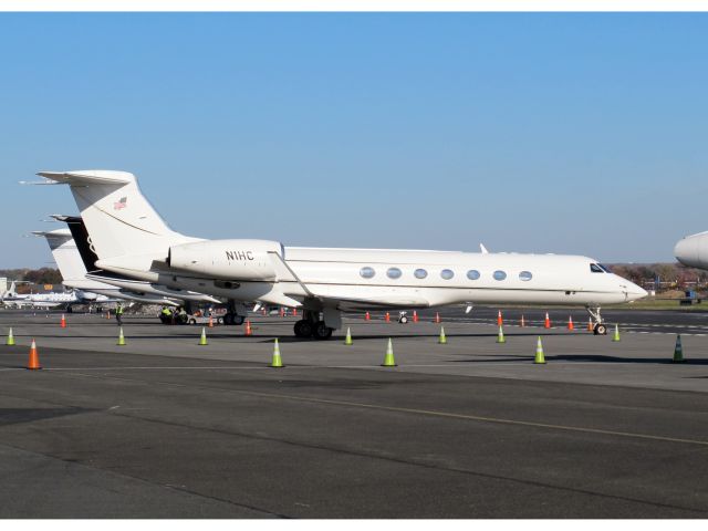 Gulfstream Aerospace Gulfstream V (N1HC) - First class of business aviation.