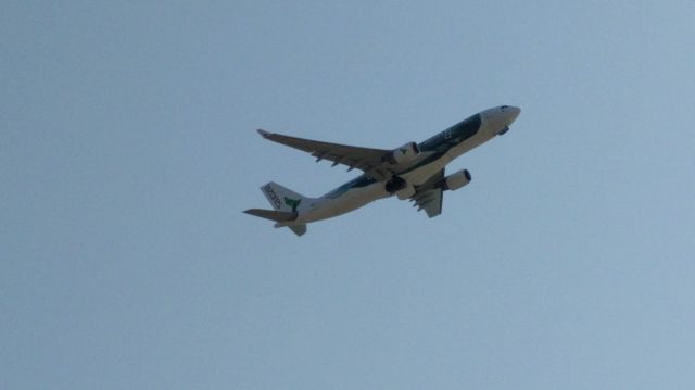 Airbus A330-200 (CS-TRY)