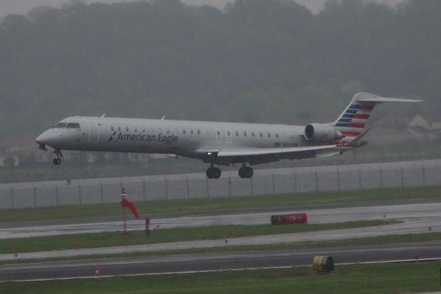 Canadair Regional Jet CRJ-200 (N585NN)