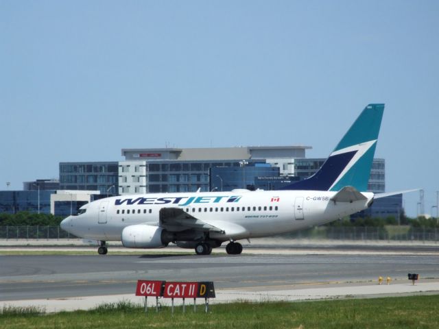 BOEING 737-600 (C-GWSB) - Only 737-600 operators in North America