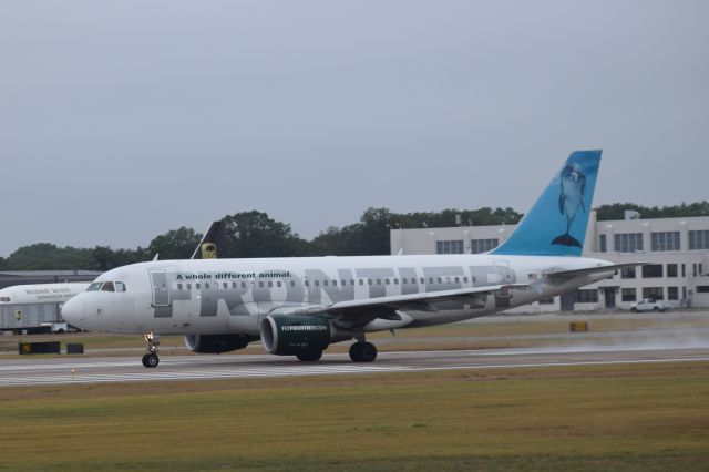 Airbus A319 (N927FR)