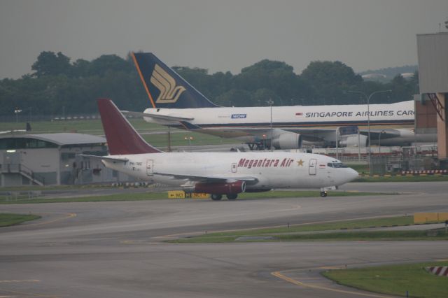 Boeing 737-200 (PK-TME)
