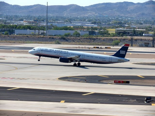 Airbus A321 (N535UW)