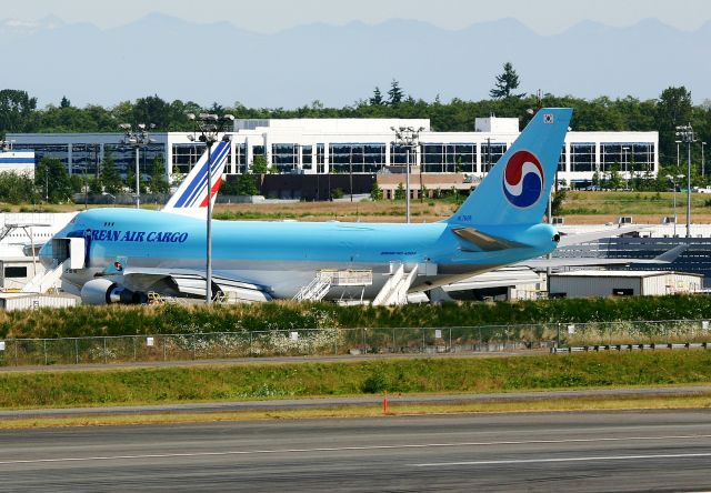 Boeing 747-400 (HL7605) - KPAE - June 2006 - new at Boeing Everett - this 744F delivered about July 2006.