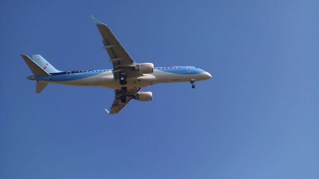 Embraer ERJ-190 (OO-JEB) - Atterrisage dun Embraer ERJ 190-100STD de JetairFly (Partie 2) 