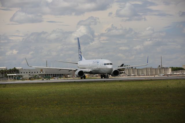 Boeing 737-800 (HP-1523CMP)