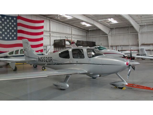 Cirrus SR-22 (N552SR) - A very nice aircraft!