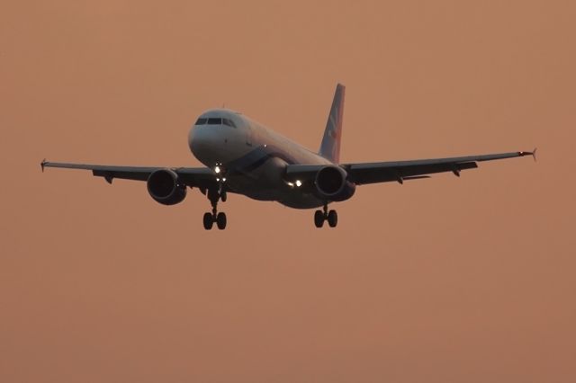 Airbus A320 (XA-MLR)