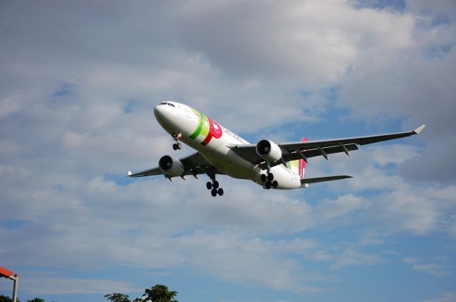 Airbus A330-200 (CS-TOI)