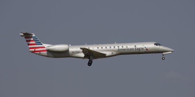 Embraer ERJ-145 (N673AE)