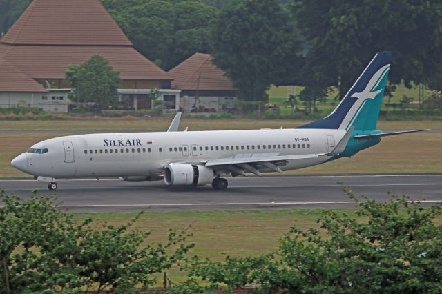 Boeing 737-700 (9V-MGK)