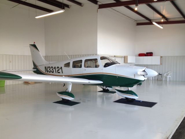 Piper Cherokee (N33121)
