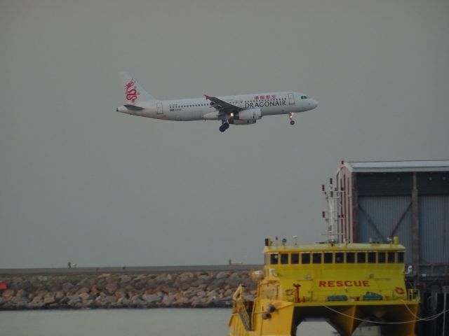 Airbus A320 (B-HSK)
