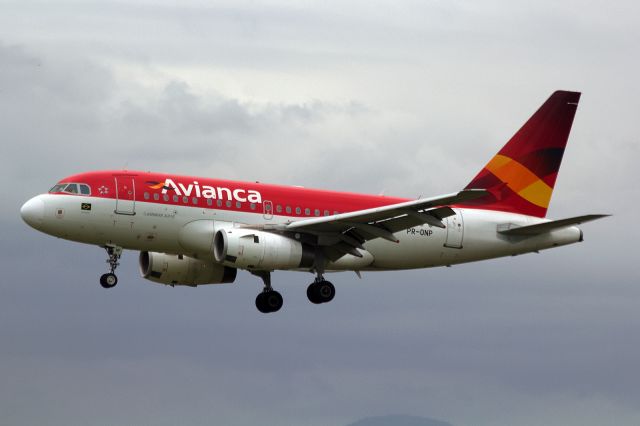 Airbus A318 (PR-ONP)