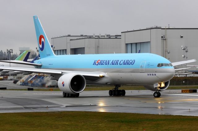 Boeing 777-200 (HL8226) - Korean Air Cargo 777F HL8226 departing Paine Field on a test flight January 31, 2013.