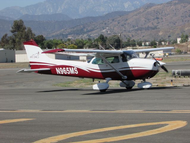 Cessna Skyhawk (N965MS) - Taxiing to RWY 26L