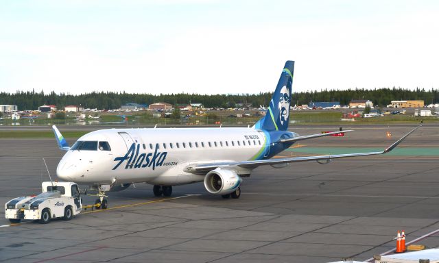 Embraer 175 (N627QX) - Alaska Airlines Embraer ERJ-175LR N627QX in Fairbanks 