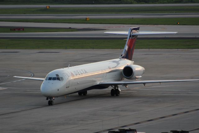 Boeing 717-200 (N986AT)