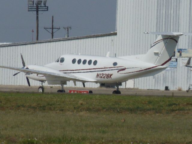 Beechcraft Super King Air 200 (N122BK)