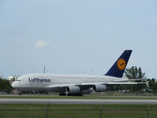 Airbus A380-800 (D-AIMK)