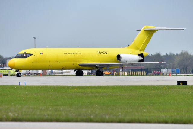 McDonnell Douglas DC-9-30 (XA-UOG) - 05-10-22