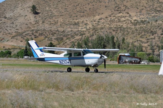 Cessna Skyhawk (N210WT)