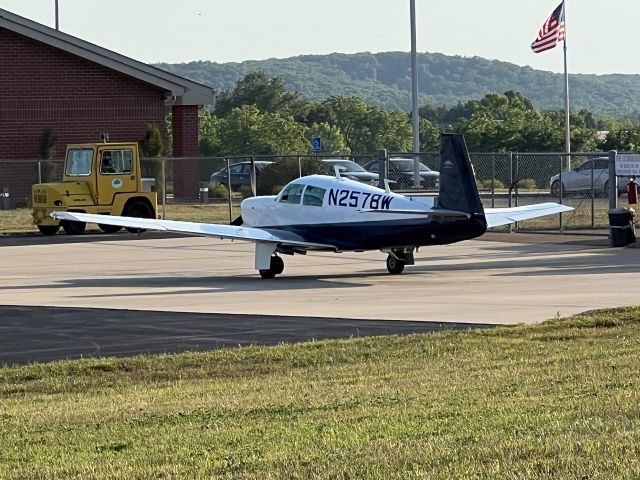 Mooney M-20 (N2578W) - 1965 Mooney M20C