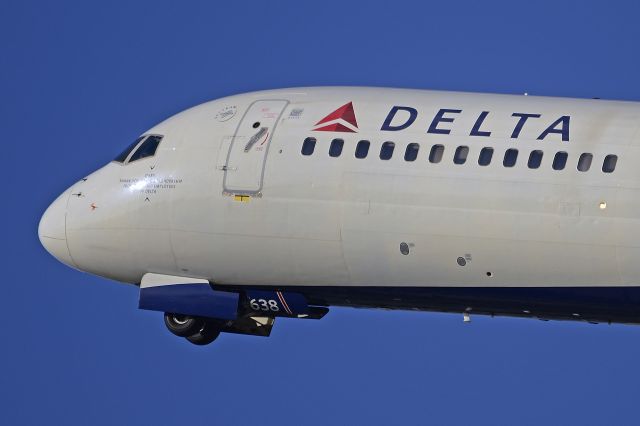 BOEING 767-300 (N638DL) - Nose reads "Jerry - Thank you for your leadership from the 47,162 employees of Delta" Both sides I believe.