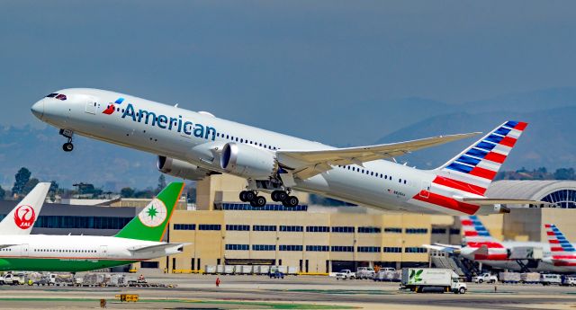 Boeing 787-9 Dreamliner (N828AA) - N828AA American Airlines Boeing 787-9 Dreamliner  s/n 40698 - Delivered June 2017 br /br /Los Angeles International Airport (IATA: LAX, ICAO: KLAX, FAA LID: LAX)br /Photo: TDelCorobr /September 2, 2017