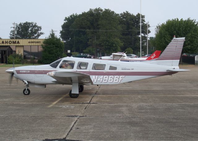 Piper Saratoga (N4966F)