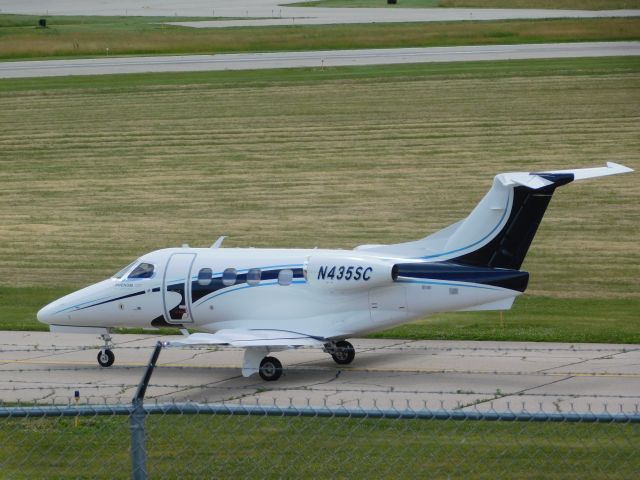 Embraer Phenom 100 (N435SC)