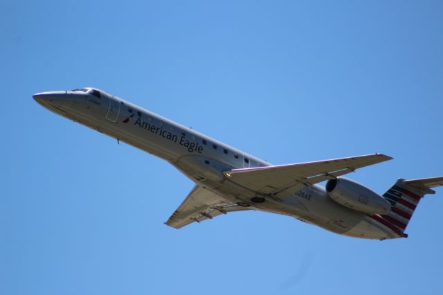 Embraer ERJ-145 (N626AE) - Plane Type: 1999 Embraer EMB-145LRbr /Route: CLT-MGMbr /Airline: American Airlines br /Livery: br /Registration: N626AEbr /Owned By: American Airlines INCbr /Runway: 36C