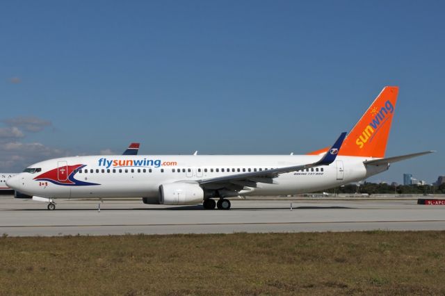 Boeing 737-800 (C-GTVG)