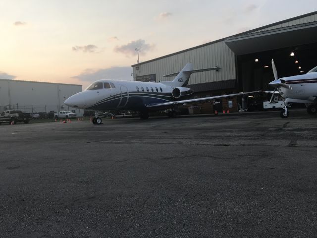 Hawker 800 (N50KL) - 2004 Raytheon Hawker 800XP, N50KL, sitting outside the Kermit Weeks Hangar @ KOSH. 7/29/21.