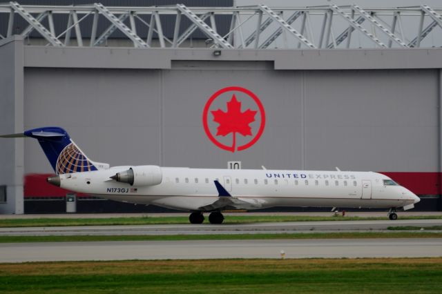 Canadair Regional Jet CRJ-700 (N173GJ)