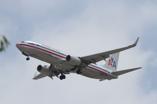 Boeing 737-800 (N805NN)