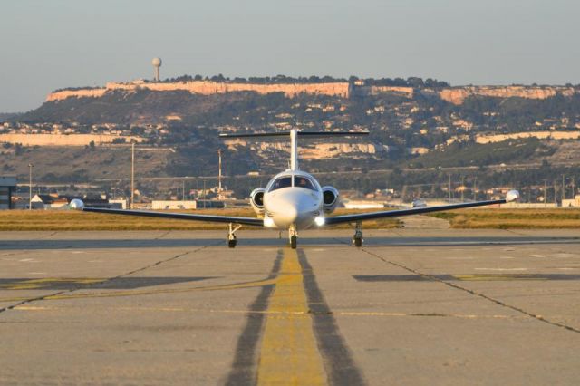 Eclipse 500 (FWR21) - TR taxiing in after landing in Marseille, France