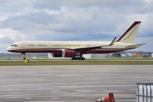 Boeing 757-200 (N770BB) - 04-08-22